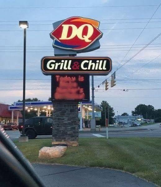 Wisconsin Dairy Queen’s “Politically Incorrect” Sign Sparks Nationwide Debate on Free Speech and Tradition