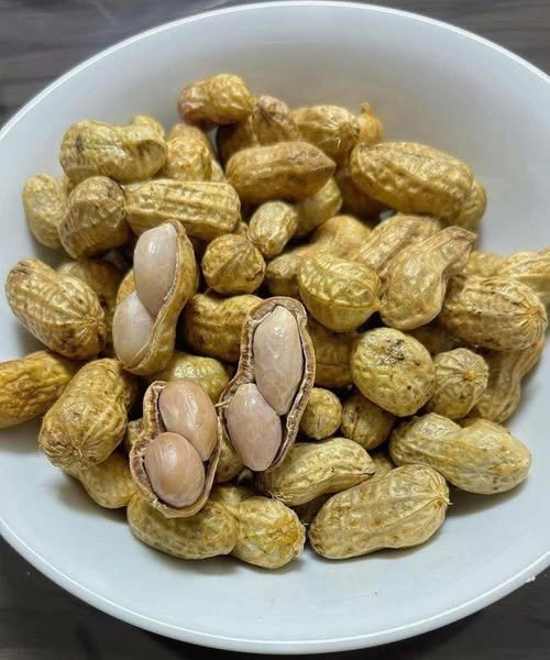 Peanuts and Your Health: When This Popular Snack Helps — And When It Can Hurt