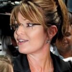 Why Sensational Headlines About Sarah Palin’s Appearance Keep Circulating — and What They Leave Out