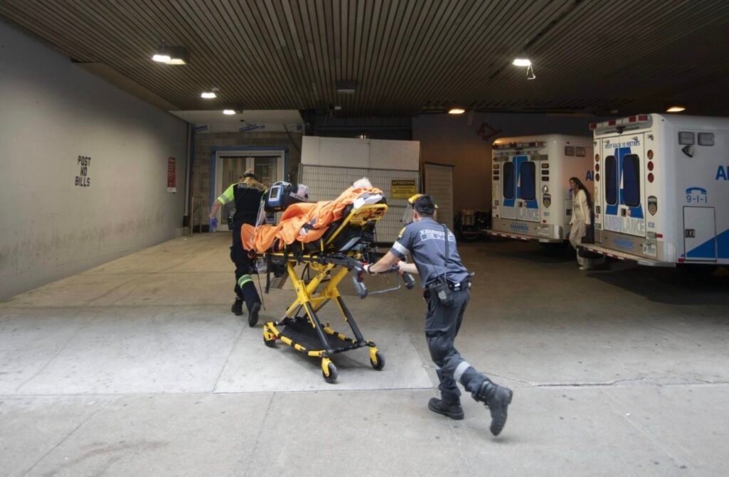 Massive Fire Leaves Hundreds Displaced in Lima Neighborhood