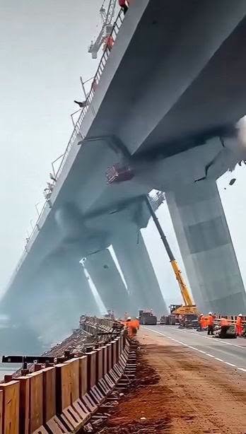 Why “Breaking News” Headlines Spread So Fast—and What They Often Leave Out